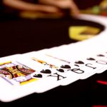 When to Bluff in Online Poker: Timing, Position, and Bet Sizing